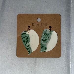 Scindapsus Half Moon Leaf Earrings
